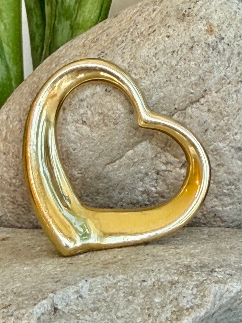 Tiffany 18 karat gold Elsa Perretti cross